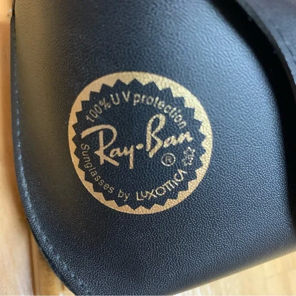 Ray-Ban Large Black Sunglasses Case - Picture 2 of 3